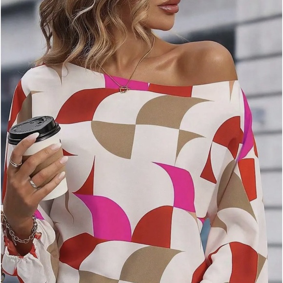 #41 Geometric Lantern Sleeve Blouse- LAST ONE - Picture 2 of 3